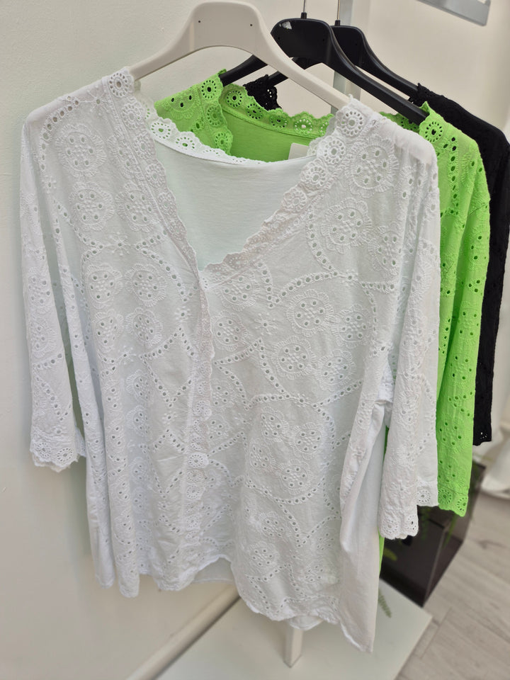 Billie Broderie Anglaise Blouse - (choose your Colour) (Curvy)