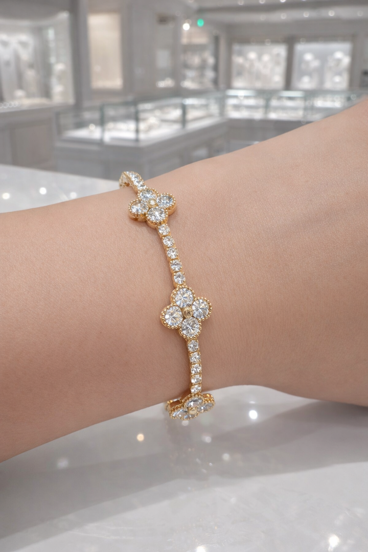 Crystal Clover Bracelet (Gold Tone)