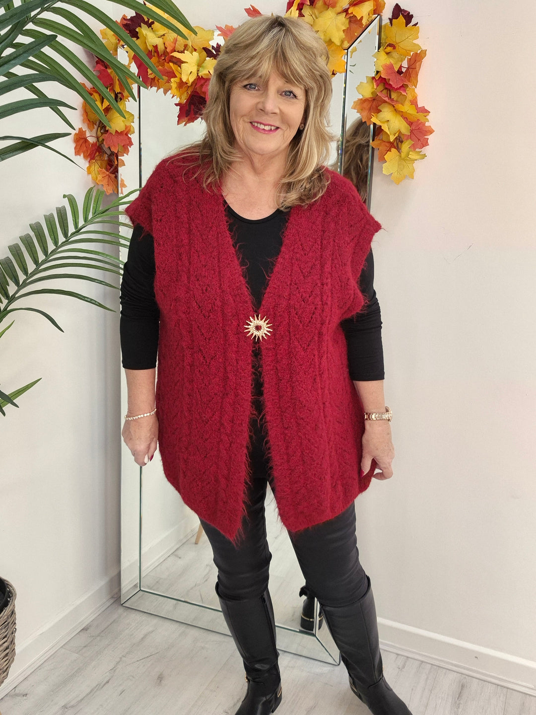 Vermont Super Soft & Fluffy Waistcoat (Oversized, fits from Size 16 up to Size 20/22) - Pillar Box Red