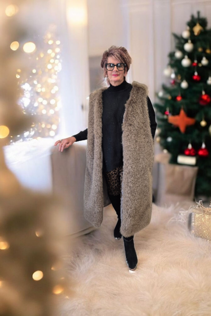 Oslo Faux Fur Longline Gilet - Mocha (One Size - fits from Size 10 up to Size 16)