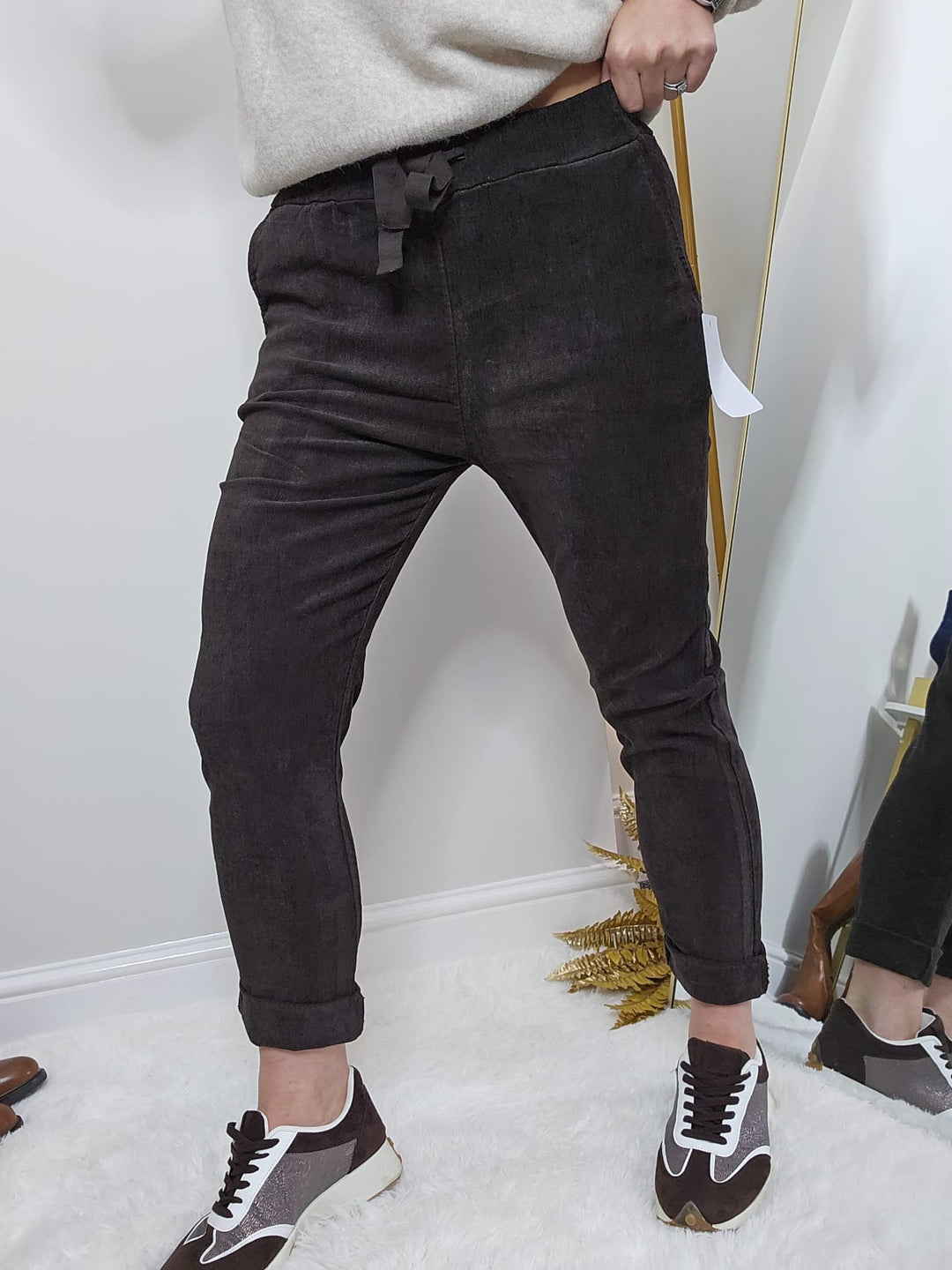 Magic Superfine Cord Pants - Chocolate (One Size, fits from Size 10/12 to Size 16/18)