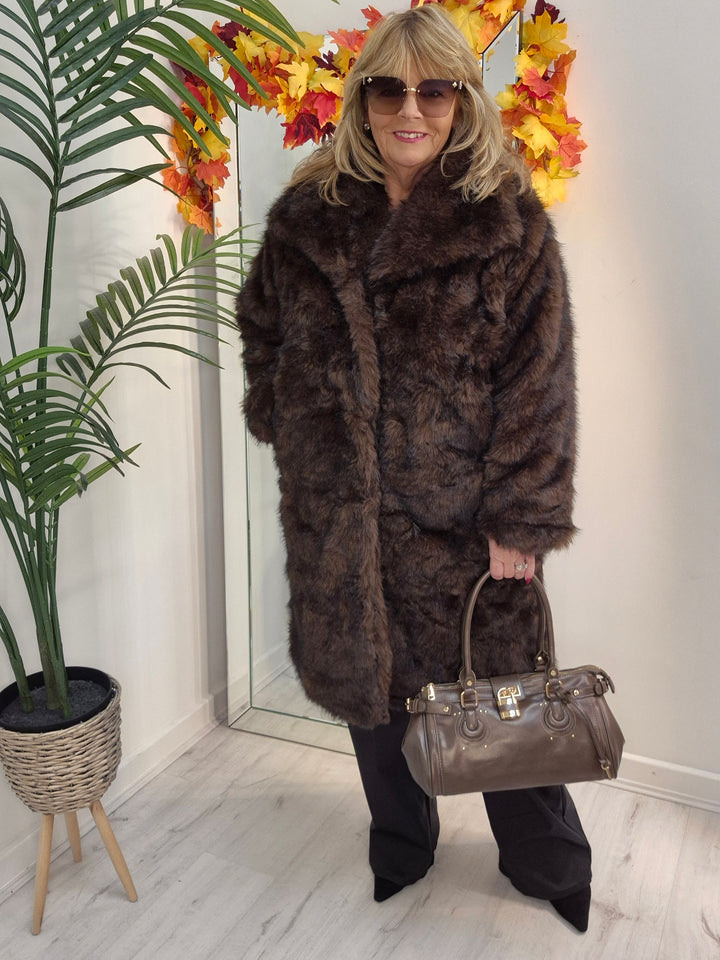 Oslo Faux Fur Coat - Chocolate/Dark Chocolate (One Size/Curvy - fitting from Size 16/18 to Size 20)