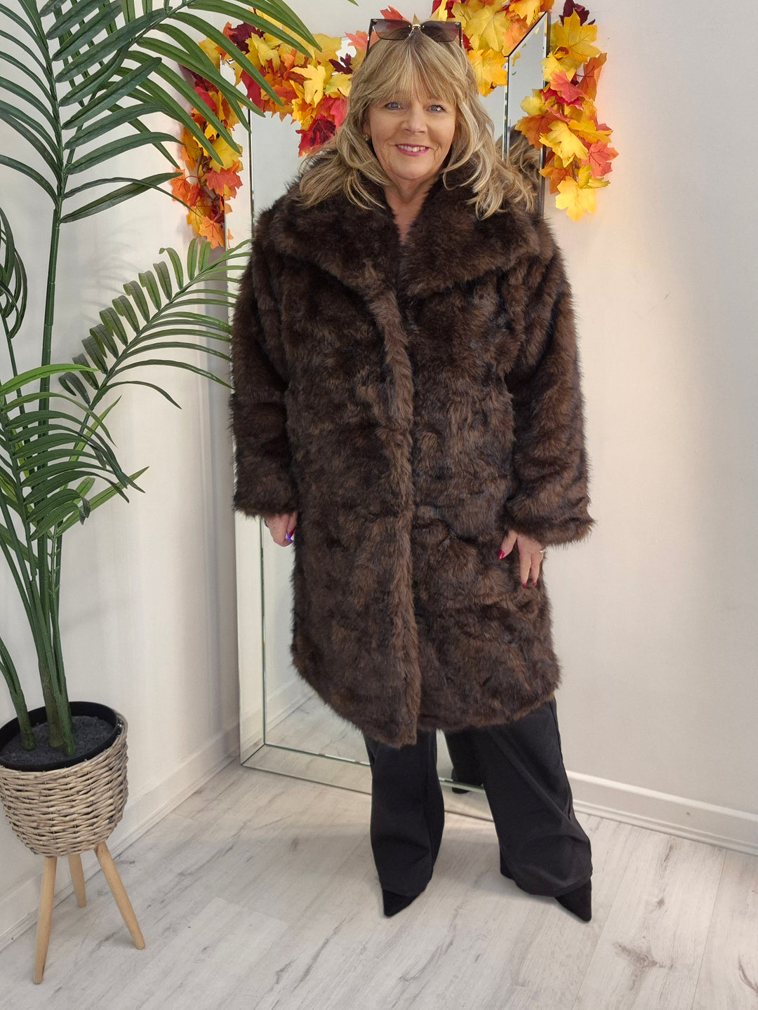 Oslo Faux Fur Coat - Chocolate/Dark Chocolate (One Size/Curvy - fitting from Size 16/18 to Size 20)