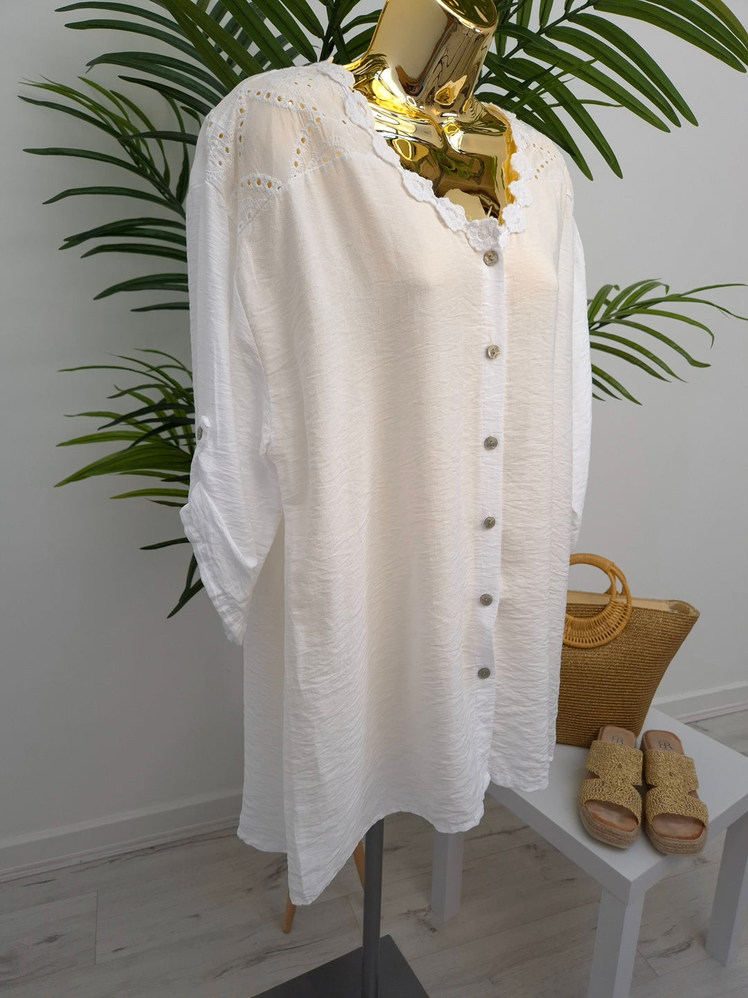 Belinda Broderie Anglaise Top - (choose your Colour) (Curvy)