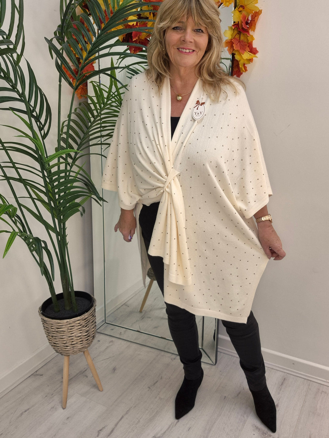 Crystal Super Soft Poncho/Wrap - Cream (One Size/Curvy Size)