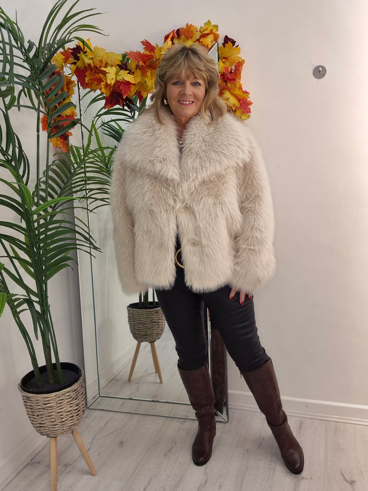 Oslo Faux Fur Shawl Collar Jacket - Creamy Stone (One Size/Curvy - fitting from Size 14 up to Size 18)