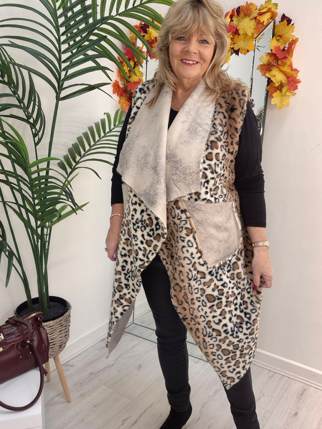 Oslo Faux Fur Reversible Gilet - Stone Leopard (Oversized, fitting from Size 12 up to Size 16)