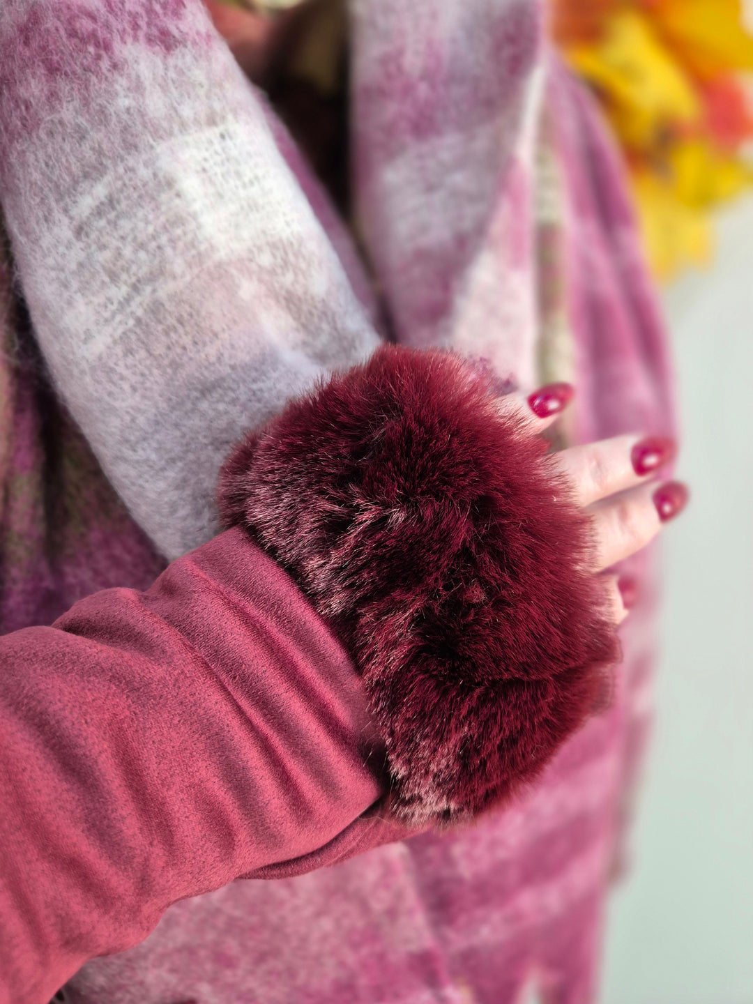 Oslo Faux Fur Fingerless Gloves - Wine