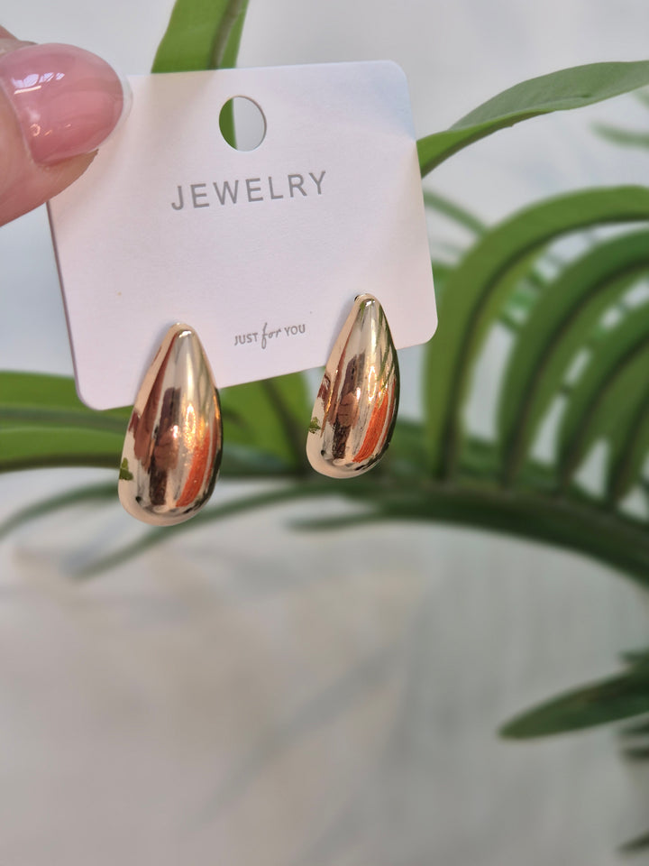 Teardrop Earrings (Pierced)