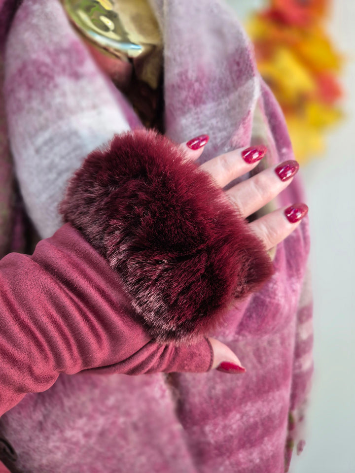 Oslo Faux Fur Fingerless Gloves - Wine