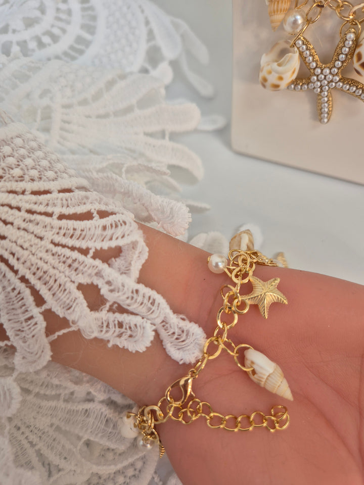 Starfish & Shells Bracelet - Gold Tone