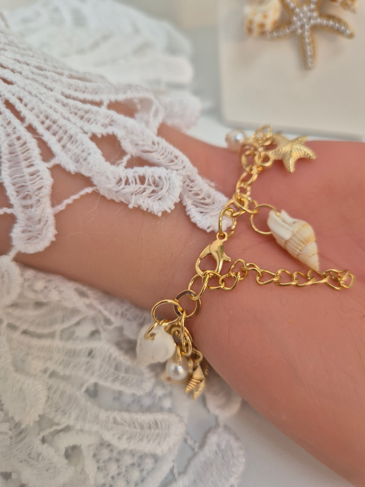 Starfish & Shells Bracelet - Gold Tone