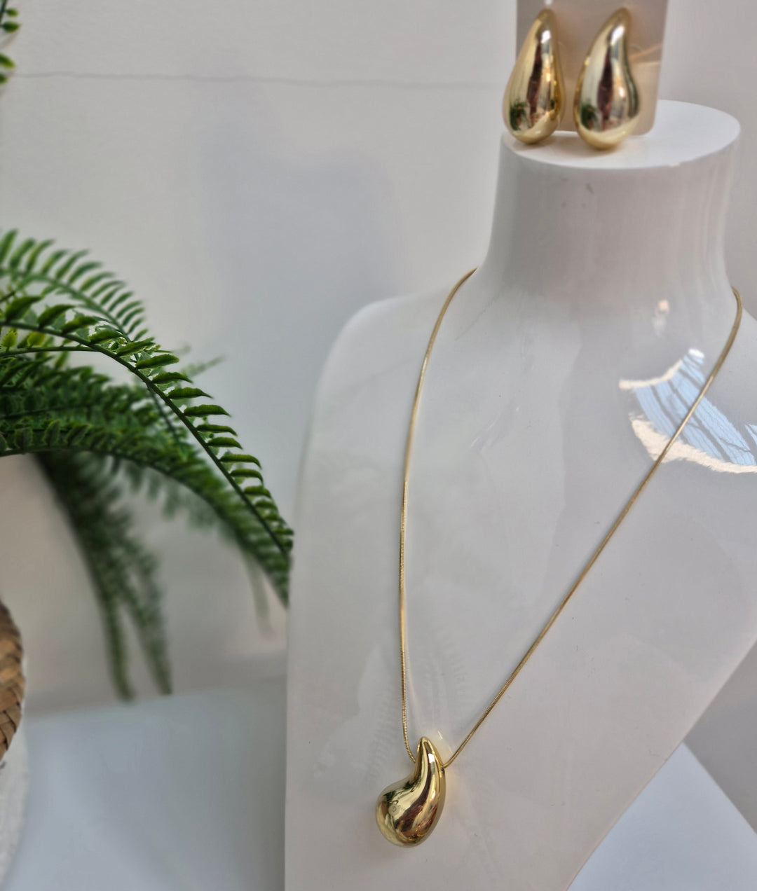 Teardrop Necklace & Earrings Set (Gold Tone)