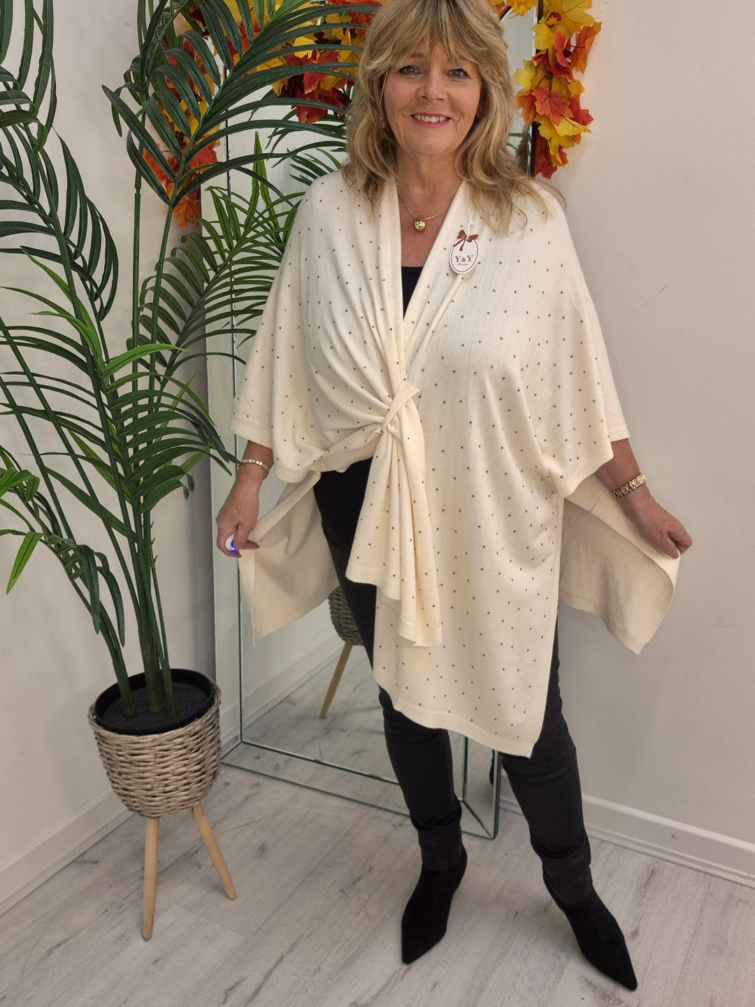 Crystal Super Soft Poncho/Wrap - Cream (One Size/Curvy Size)