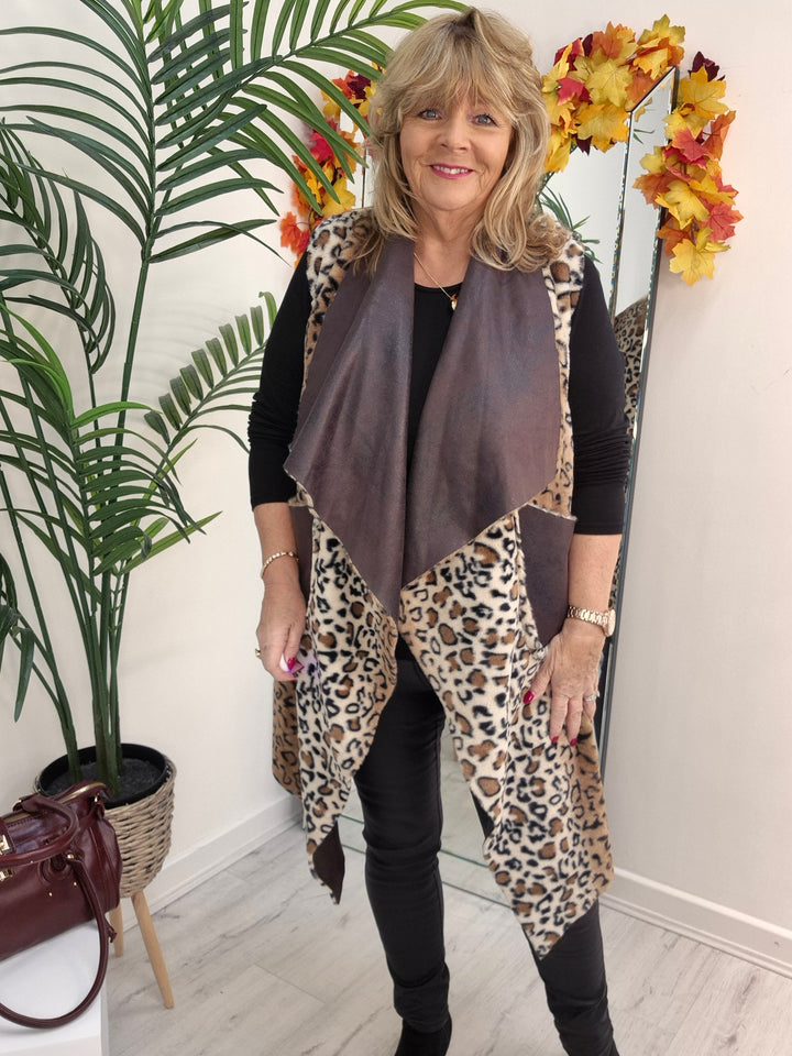 Oslo Faux Fur Reversible Gilet - Chocolate Leopard (Oversized, fitting from Size 12 up to Size 16)