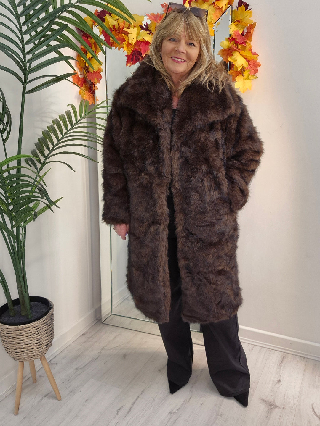 Oslo Faux Fur Coat - Chocolate/Dark Chocolate (One Size/Curvy - fitting from Size 16/18 to Size 20)