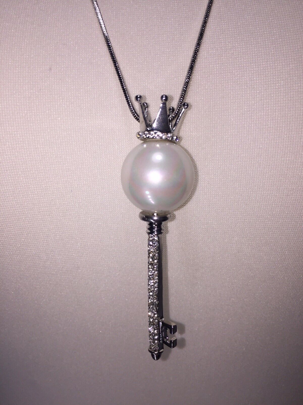 Crystal Pearl Key Necklace - Silver