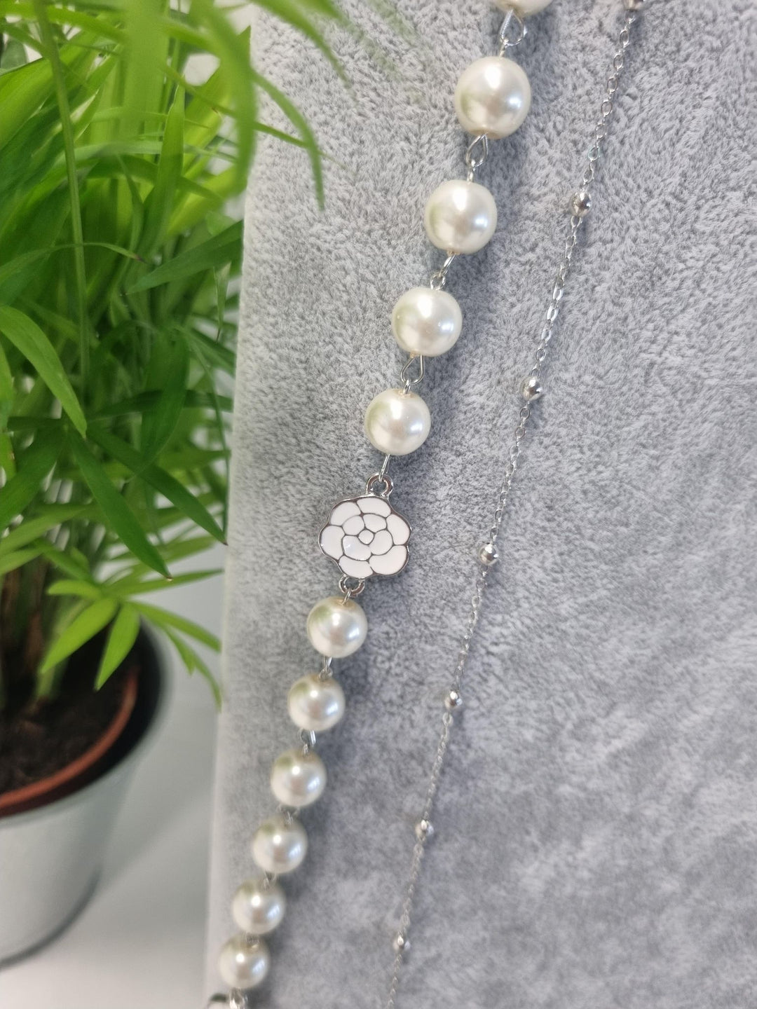 Reversible Flower Motif Pearl Necklace