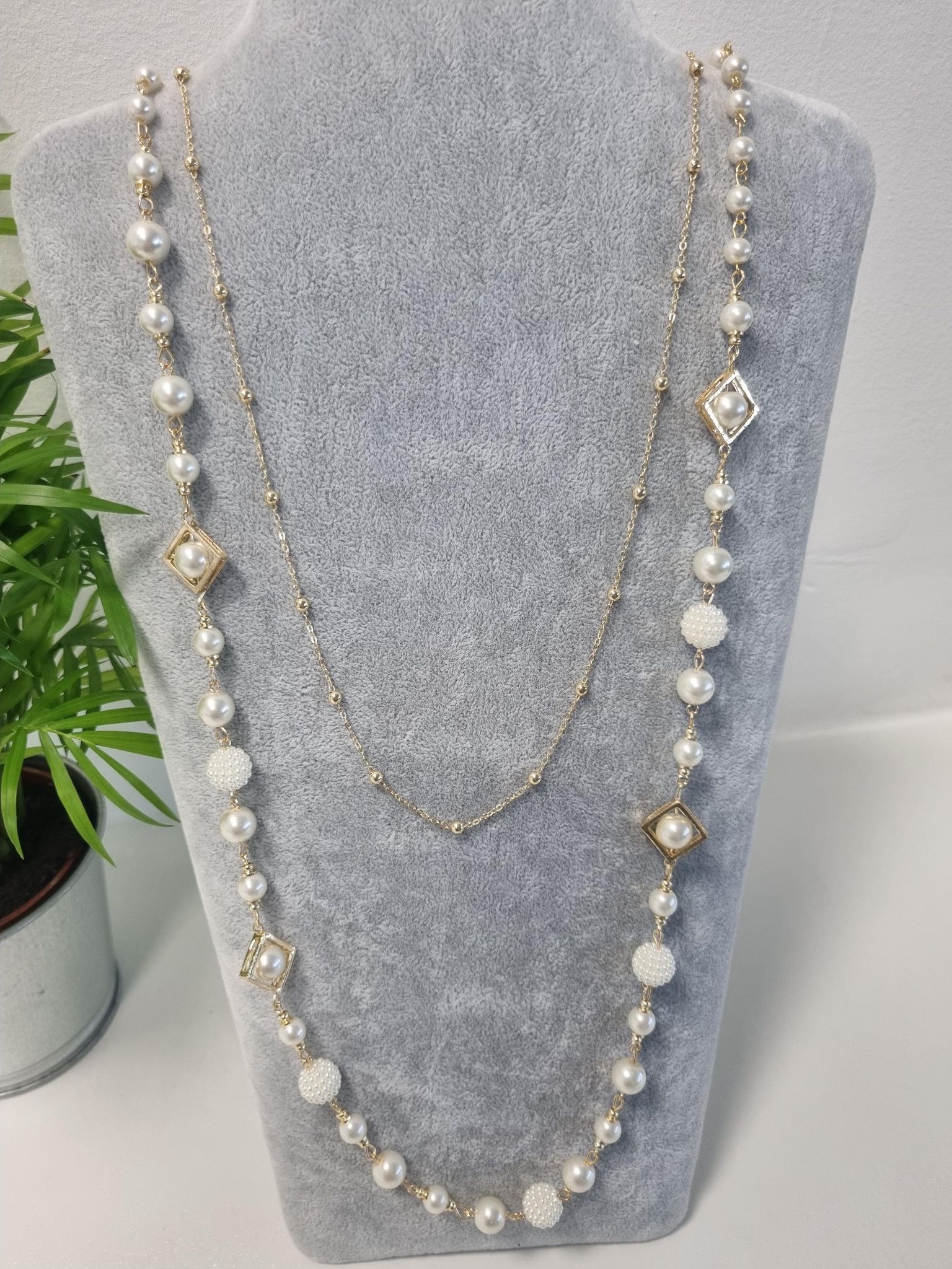 Pearl Necklace with Gold Squares