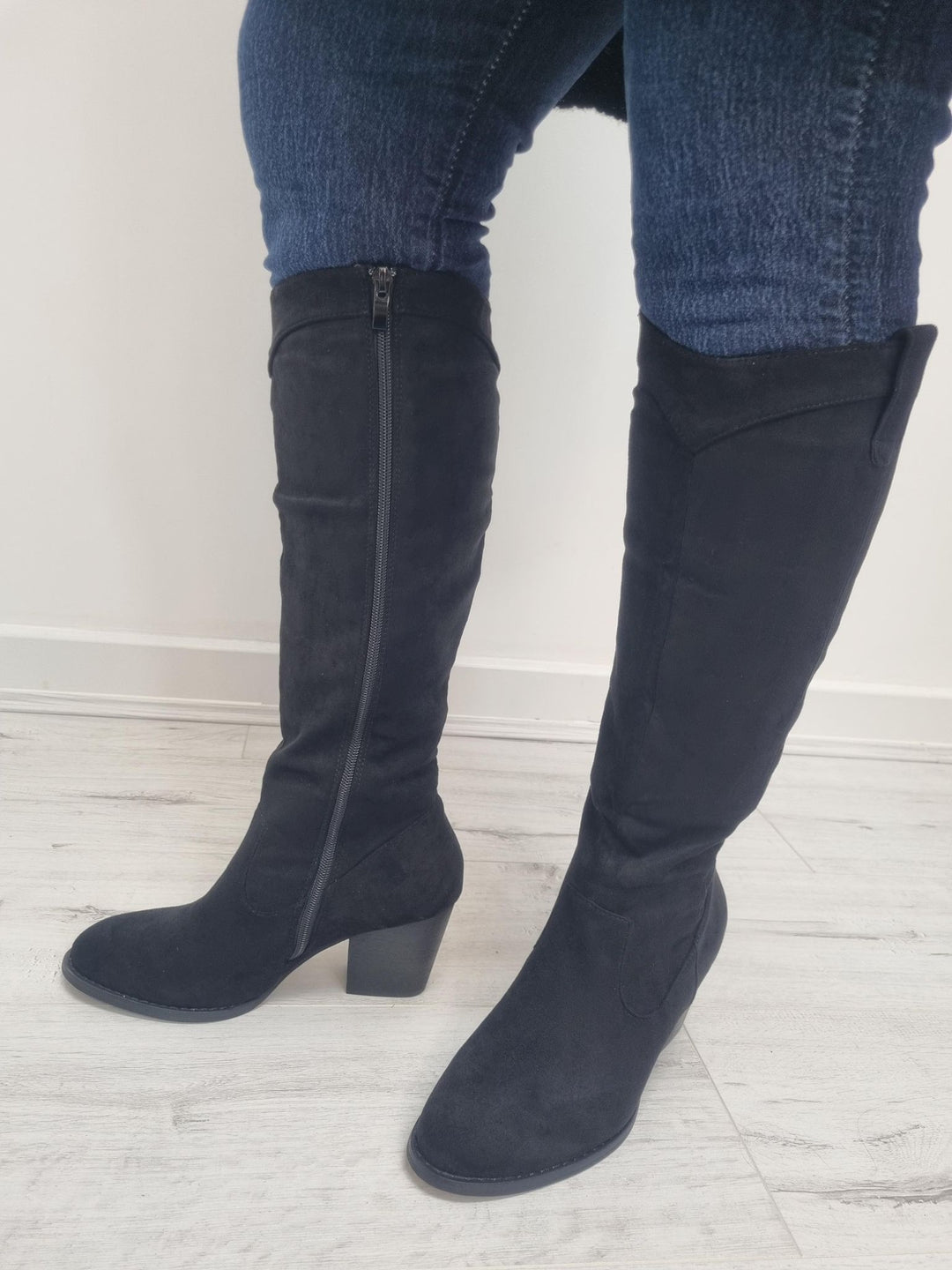 Arizona Knee High Boots - Black