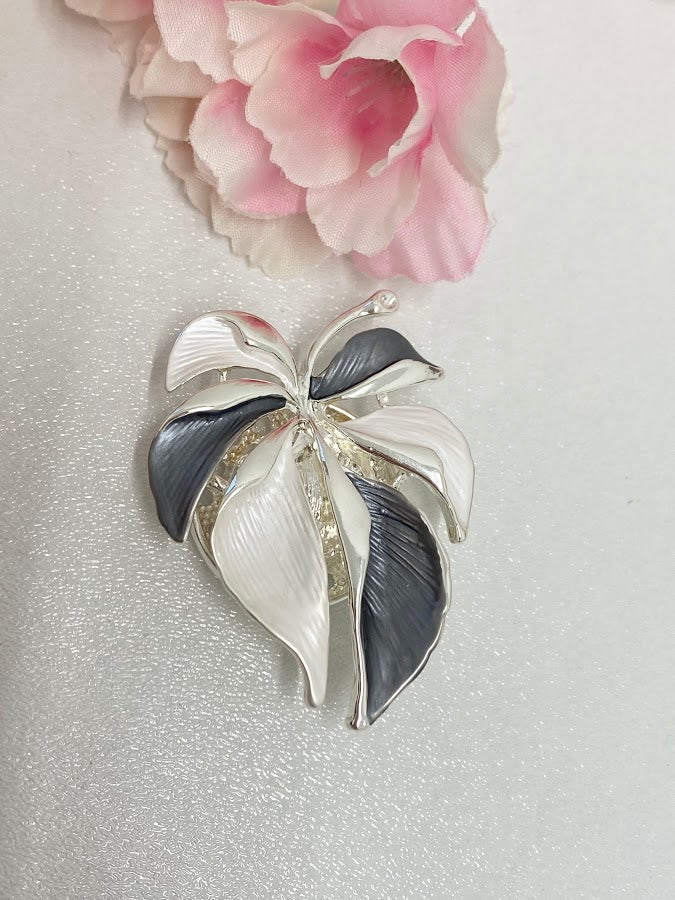 Magnetic Brooch - Silver Leaf
